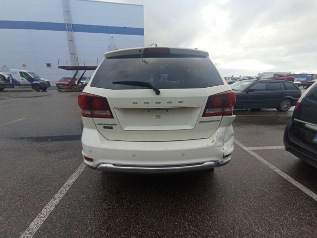 Белый Додж Джорни, объемом двигателя 0 л и пробегом 220 тыс. км за 8200 $, фото 5 на Automoto.ua