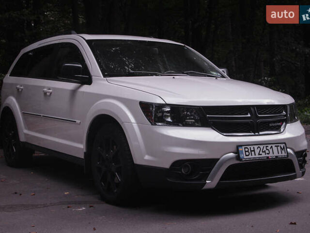 Белый Додж Джорни, объемом двигателя 3.6 л и пробегом 214 тыс. км за 14500 $, фото 2 на Automoto.ua