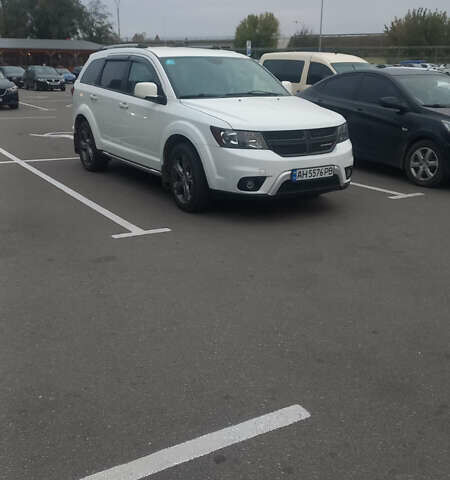 Белый Додж Джорни, объемом двигателя 2.36 л и пробегом 119 тыс. км за 13800 $, фото 4 на Automoto.ua