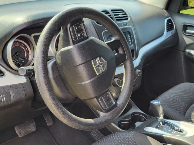 Белый Додж Джорни, объемом двигателя 2 л и пробегом 206 тыс. км за 9000 $, фото 3 на Automoto.ua