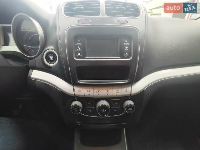 Белый Додж Джорни, объемом двигателя 2.36 л и пробегом 229 тыс. км за 10450 $, фото 19 на Automoto.ua