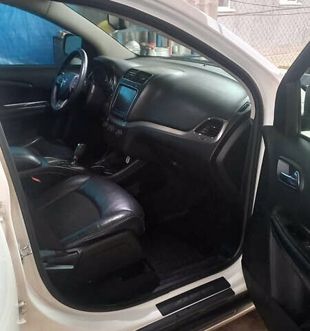 Белый Додж Джорни, объемом двигателя 2.36 л и пробегом 119 тыс. км за 13800 $, фото 10 на Automoto.ua