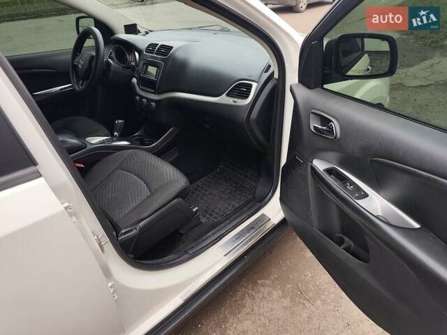 Белый Додж Джорни, объемом двигателя 2.36 л и пробегом 229 тыс. км за 10450 $, фото 10 на Automoto.ua