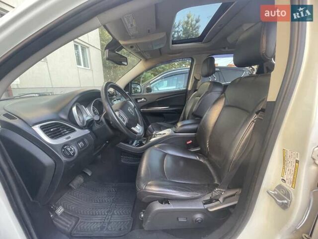 Белый Додж Джорни, объемом двигателя 3.6 л и пробегом 214 тыс. км за 14500 $, фото 13 на Automoto.ua