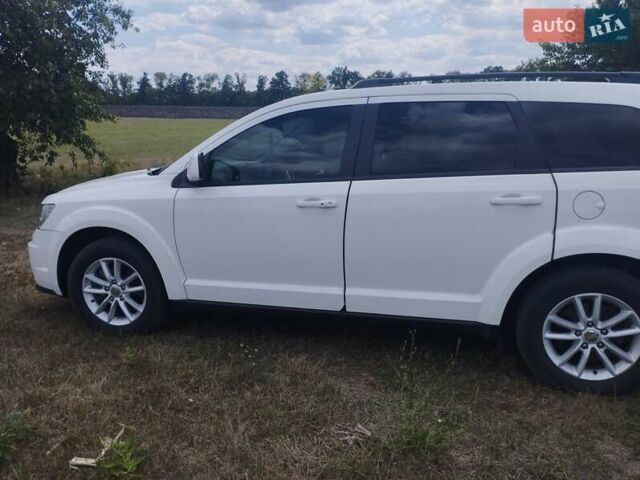 Белый Додж Джорни, объемом двигателя 2.4 л и пробегом 181 тыс. км за 11500 $, фото 16 на Automoto.ua