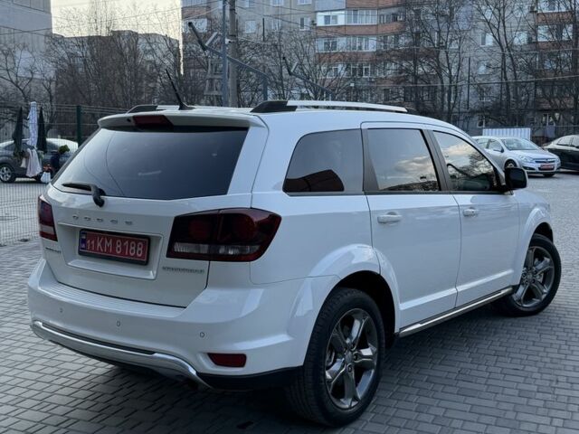 Белый Додж Джорни, объемом двигателя 2.4 л и пробегом 107 тыс. км за 12800 $, фото 3 на Automoto.ua