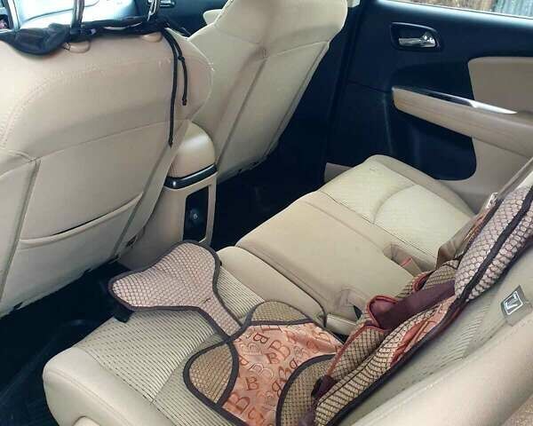 Белый Додж Джорни, объемом двигателя 3.6 л и пробегом 200 тыс. км за 14000 $, фото 11 на Automoto.ua