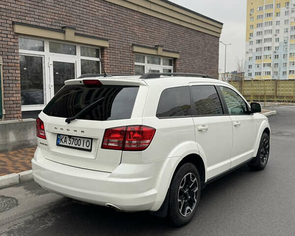 Белый Додж Джорни, объемом двигателя 2.4 л и пробегом 143 тыс. км за 12750 $, фото 8 на Automoto.ua