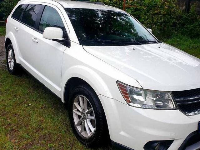 Белый Додж Джорни, объемом двигателя 3.6 л и пробегом 200 тыс. км за 14000 $, фото 2 на Automoto.ua