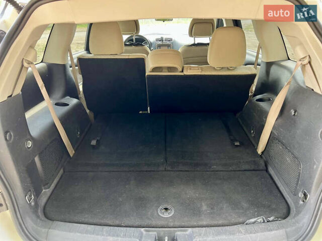 Додж Джорни 2016 в Валках на Automoto.ua Белый Додж Джорни, объемом двигателя 3.6 л и пробегом 128 тыс. км за 12900 $, фото 23 на Automoto.ua