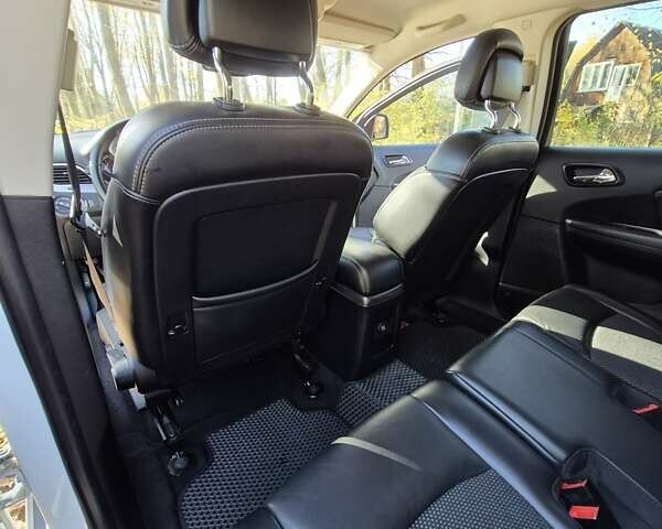 Белый Додж Джорни, объемом двигателя 2.36 л и пробегом 220 тыс. км за 13100 $, фото 21 на Automoto.ua