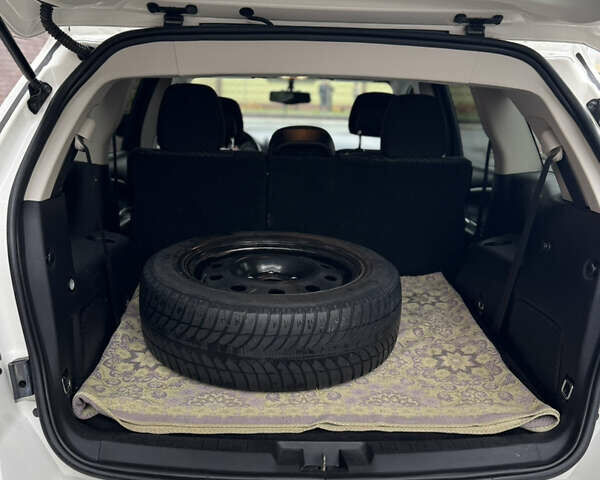 Белый Додж Джорни, объемом двигателя 2.4 л и пробегом 143 тыс. км за 12750 $, фото 10 на Automoto.ua