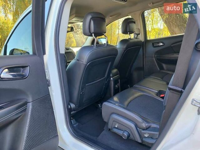 Білий Додж Джорні, об'ємом двигуна 2.36 л та пробігом 238 тис. км за 11700 $, фото 3 на Automoto.ua