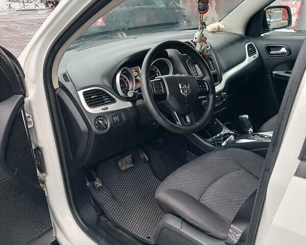 Білий Додж Джорні, об'ємом двигуна 2.36 л та пробігом 161 тис. км за 11499 $, фото 12 на Automoto.ua