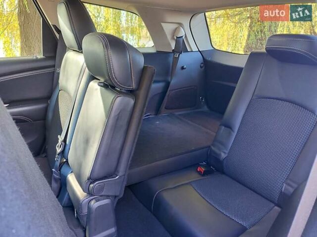 Білий Додж Джорні, об'ємом двигуна 2.36 л та пробігом 238 тис. км за 11700 $, фото 1 на Automoto.ua