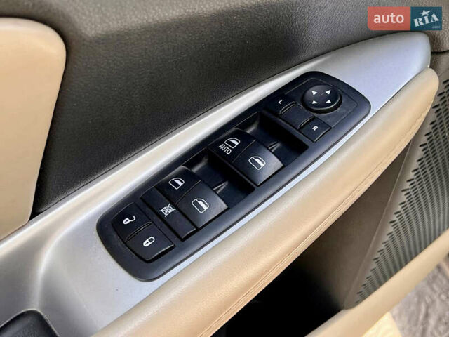 Додж Джорни 2016 в Валках на Automoto.ua Белый Додж Джорни, объемом двигателя 3.6 л и пробегом 128 тыс. км за 12900 $, фото 17 на Automoto.ua