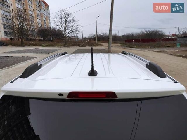 Белый Додж Джорни, объемом двигателя 3.6 л и пробегом 203 тыс. км за 12800 $, фото 15 на Automoto.ua