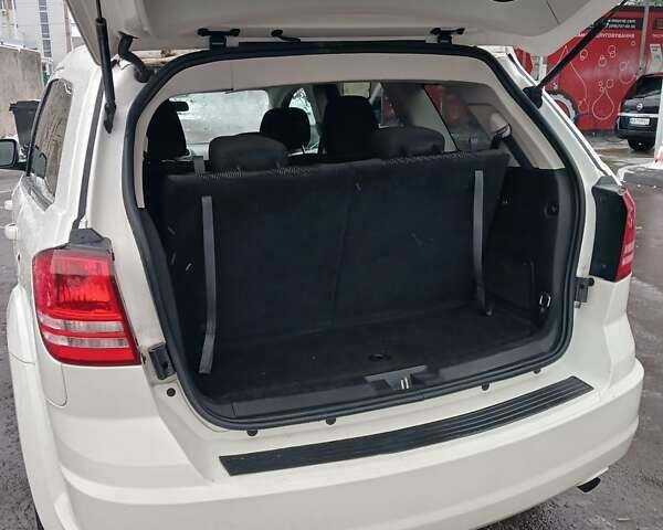 Білий Додж Джорні, об'ємом двигуна 2.36 л та пробігом 161 тис. км за 11499 $, фото 26 на Automoto.ua