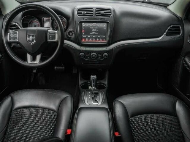 Белый Додж Джорни, объемом двигателя 2.4 л и пробегом 77 тыс. км за 4100 $, фото 5 на Automoto.ua