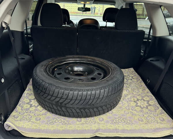 Белый Додж Джорни, объемом двигателя 2.4 л и пробегом 143 тыс. км за 12750 $, фото 11 на Automoto.ua