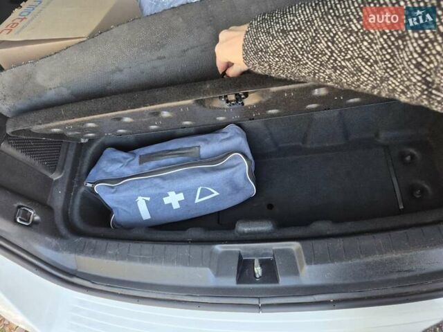 Белый Додж Джорни, объемом двигателя 2.36 л и пробегом 220 тыс. км за 13100 $, фото 15 на Automoto.ua