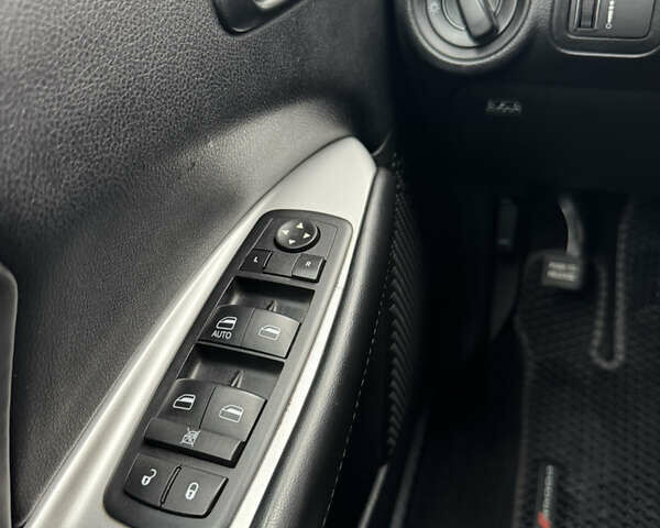 Белый Додж Джорни, объемом двигателя 2.4 л и пробегом 143 тыс. км за 12750 $, фото 23 на Automoto.ua