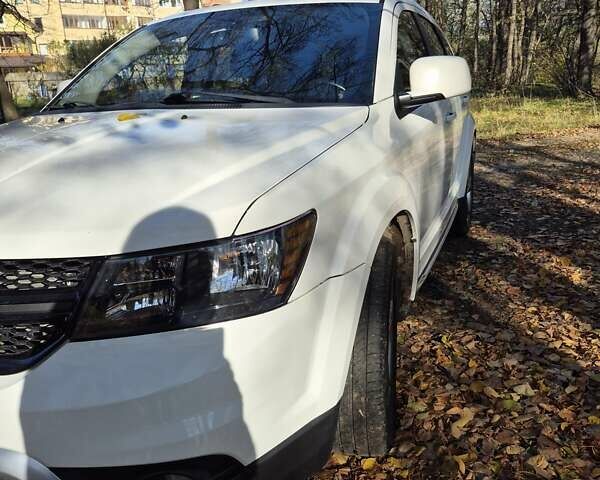 Белый Додж Джорни, объемом двигателя 2.36 л и пробегом 220 тыс. км за 13100 $, фото 7 на Automoto.ua