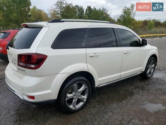 Белый Додж Джорни, объемом двигателя 2.36 л и пробегом 167 тыс. км за 1400 $, фото 2 на Automoto.ua