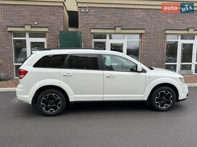 Белый Додж Джорни, объемом двигателя 2.4 л и пробегом 143 тыс. км за 12750 $, фото 9 на Automoto.ua