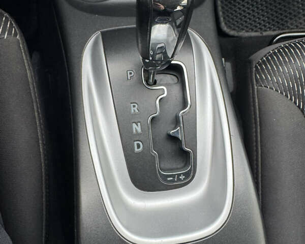 Белый Додж Джорни, объемом двигателя 2.4 л и пробегом 143 тыс. км за 12750 $, фото 20 на Automoto.ua