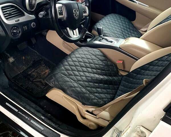 Белый Додж Джорни, объемом двигателя 3.6 л и пробегом 200 тыс. км за 14000 $, фото 9 на Automoto.ua