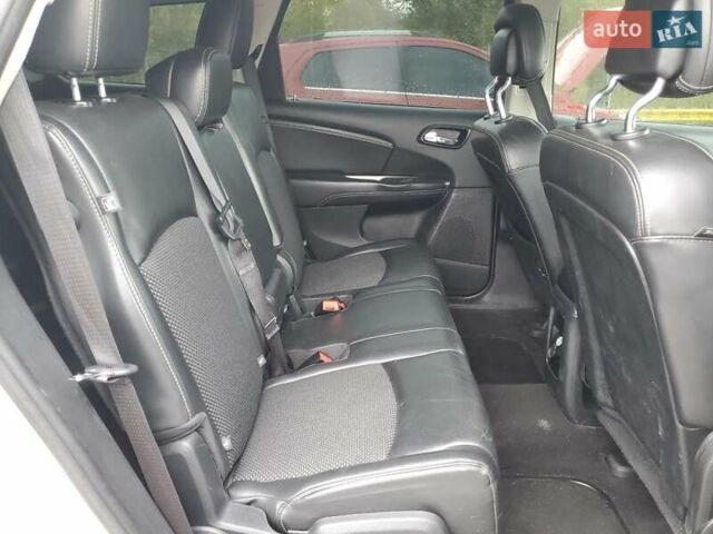 Белый Додж Джорни, объемом двигателя 2.36 л и пробегом 167 тыс. км за 1400 $, фото 10 на Automoto.ua