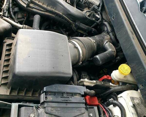 Белый Додж Джорни, объемом двигателя 3.6 л и пробегом 200 тыс. км за 14000 $, фото 18 на Automoto.ua