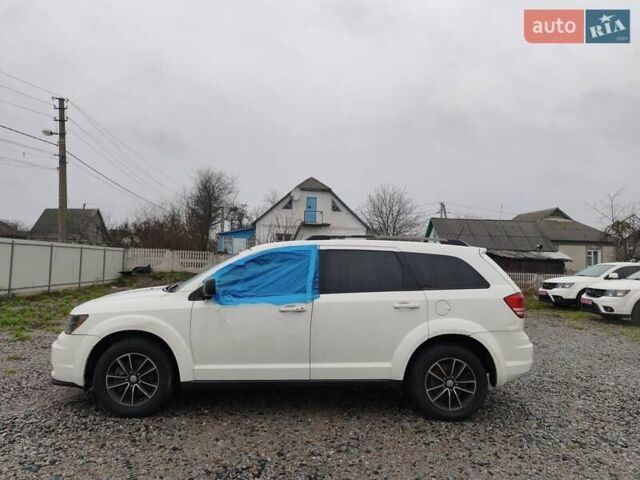 Белый Додж Джорни, объемом двигателя 2.4 л и пробегом 226 тыс. км за 7800 $, фото 5 на Automoto.ua