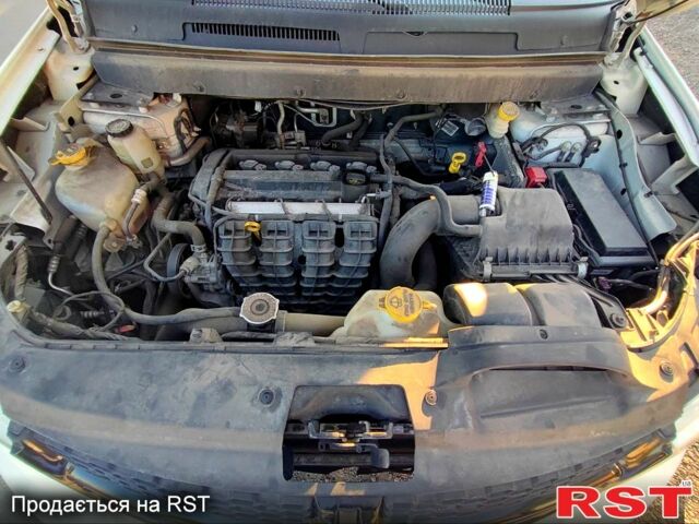 Додж Джорни 2017 в Киеве на Automoto.ua Белый Додж Джорни, объемом двигателя 2.4 л и пробегом 208 тыс. км за 11000 $, фото 1 на Automoto.ua