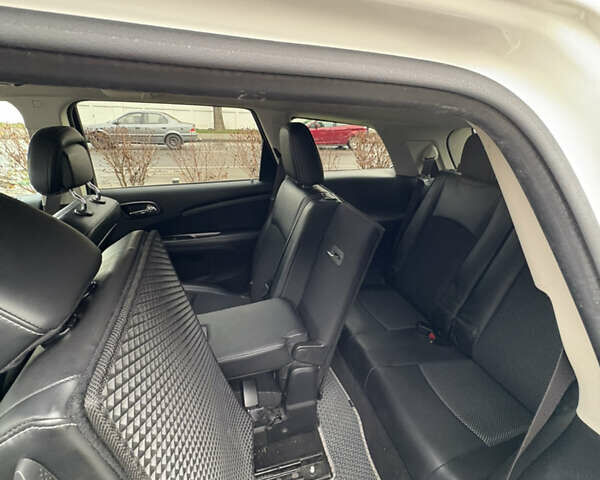 Белый Додж Джорни, объемом двигателя 2.36 л и пробегом 175 тыс. км за 14200 $, фото 49 на Automoto.ua