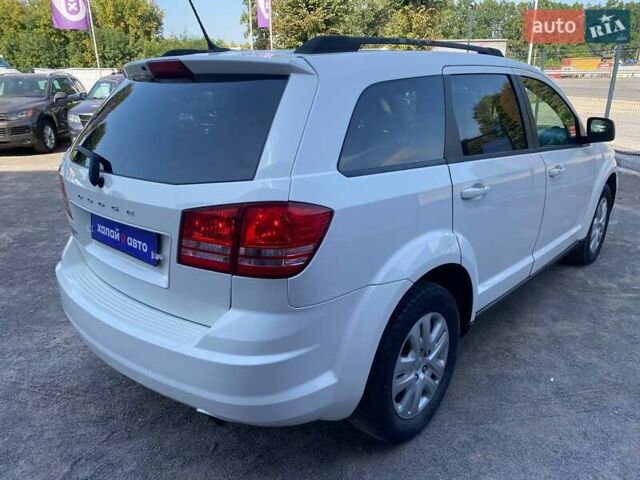 Белый Додж Джорни, объемом двигателя 2.36 л и пробегом 151 тыс. км за 12000 $, фото 4 на Automoto.ua