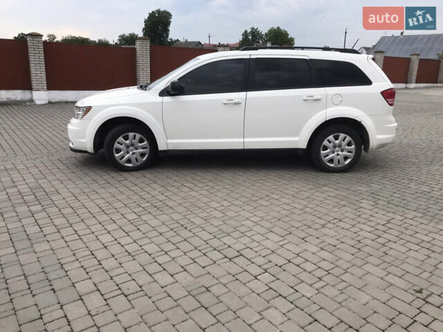 Белый Додж Джорни, объемом двигателя 2.4 л и пробегом 186 тыс. км за 11000 $, фото 3 на Automoto.ua