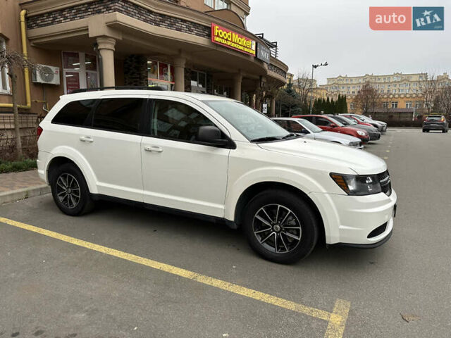 Білий Додж Джорні, об'ємом двигуна 2.4 л та пробігом 170 тис. км за 11700 $, фото 4 на Automoto.ua