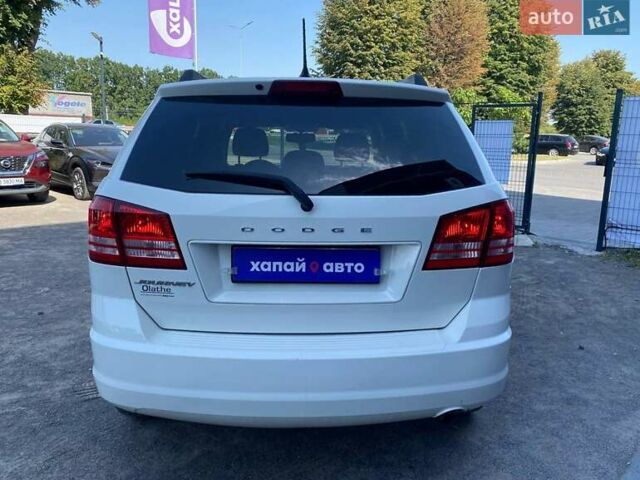 Белый Додж Джорни, объемом двигателя 2.36 л и пробегом 151 тыс. км за 12000 $, фото 5 на Automoto.ua