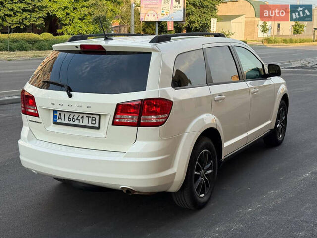 Білий Додж Джорні, об'ємом двигуна 2.36 л та пробігом 150 тис. км за 13800 $, фото 4 на Automoto.ua