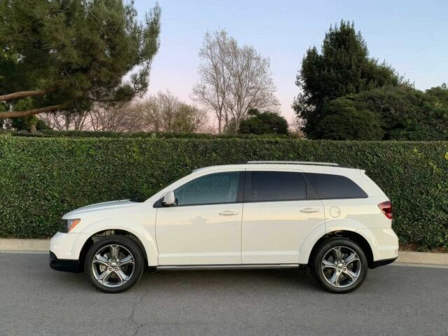 Белый Додж Джорни, объемом двигателя 3.6 л и пробегом 67 тыс. км за 2300 $, фото 3 на Automoto.ua