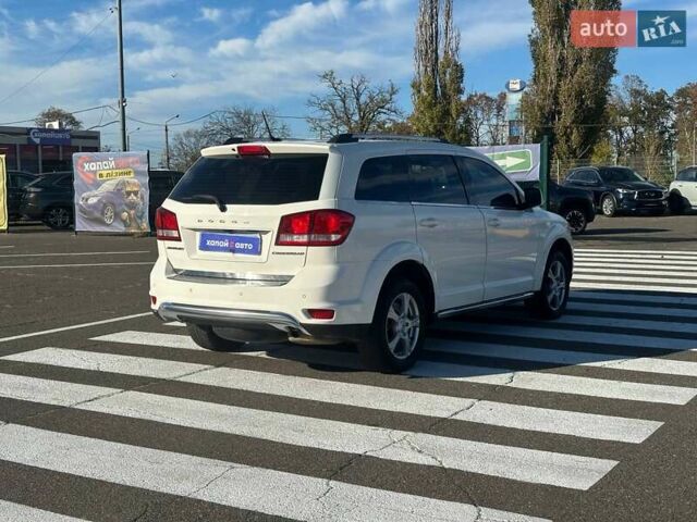 Білий Додж Джорні, об'ємом двигуна 2.36 л та пробігом 200 тис. км за 11900 $, фото 4 на Automoto.ua