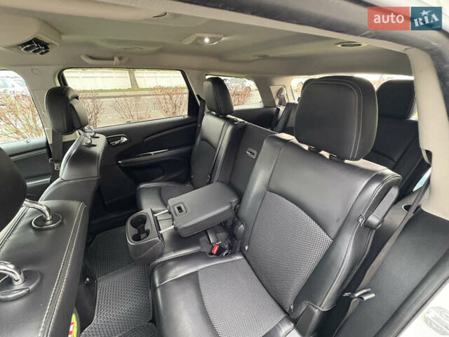 Белый Додж Джорни, объемом двигателя 2.36 л и пробегом 175 тыс. км за 14200 $, фото 52 на Automoto.ua