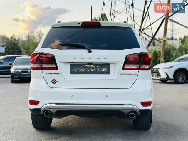 Белый Додж Джорни, объемом двигателя 3.6 л и пробегом 74 тыс. км за 16300 $, фото 10 на Automoto.ua