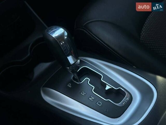 Білий Додж Джорні, об'ємом двигуна 2.36 л та пробігом 200 тис. км за 11900 $, фото 19 на Automoto.ua