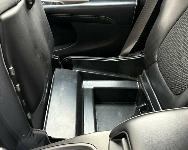 Белый Додж Джорни, объемом двигателя 2.36 л и пробегом 175 тыс. км за 14200 $, фото 60 на Automoto.ua