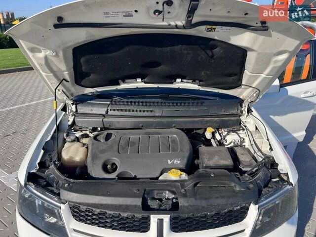 Белый Додж Джорни, объемом двигателя 3.6 л и пробегом 109 тыс. км за 15000 $, фото 36 на Automoto.ua