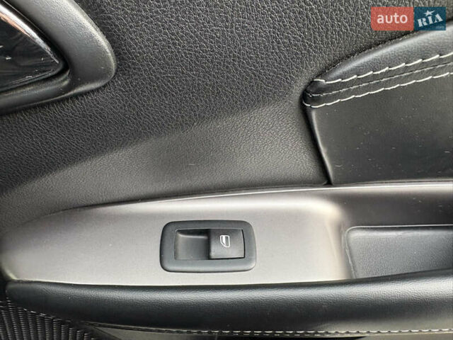 Белый Додж Джорни, объемом двигателя 2.36 л и пробегом 175 тыс. км за 14200 $, фото 65 на Automoto.ua