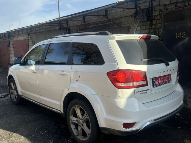 Білий Додж Джорні, об'ємом двигуна 2.4 л та пробігом 150 тис. км за 13000 $, фото 4 на Automoto.ua